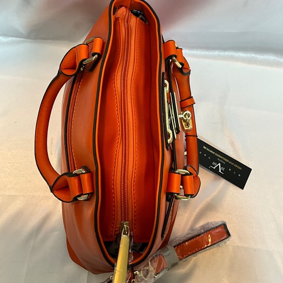 Versace 1969 collection; lock feature handbag/shoulder, red tan  112-B3a - Picture 8 of 11